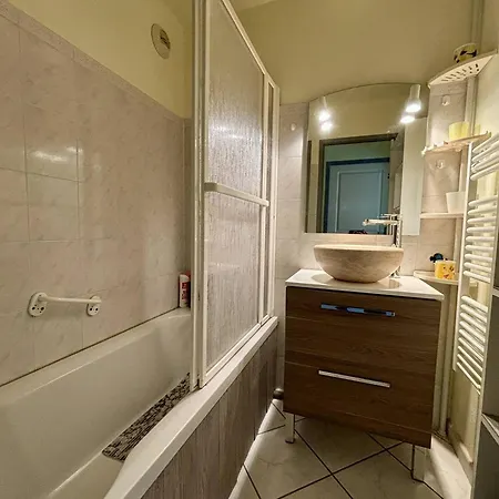 Climatise Avec Garage A 200m Des Commerces - Fr-1-816-19 Apartamento *